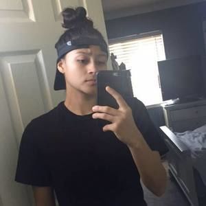 Meet your Posher, Desiree